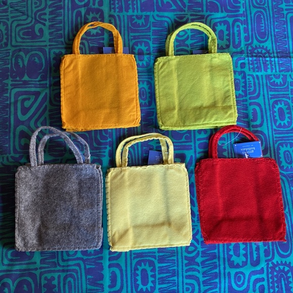 Zoo Animal Felt Gift Bags with Finger Puppets 5 Brand New Bags 1 Price,Children - Picture 10 of 15